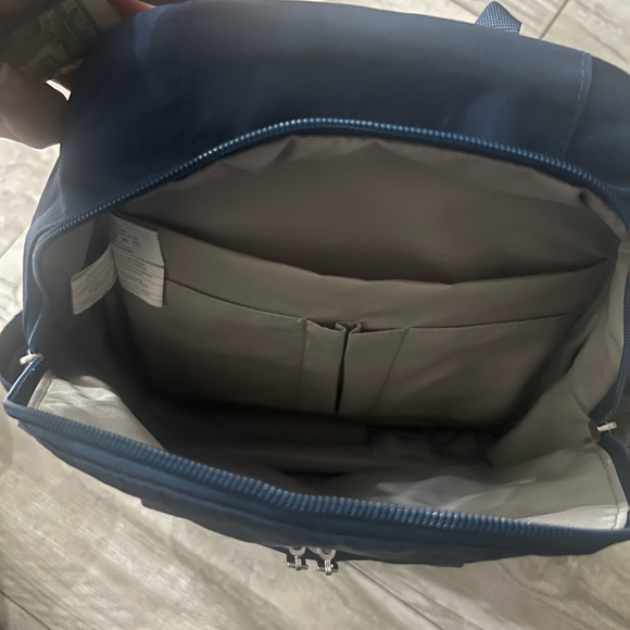 Baggallini Travel Back-Pack - Picture 2 of 4